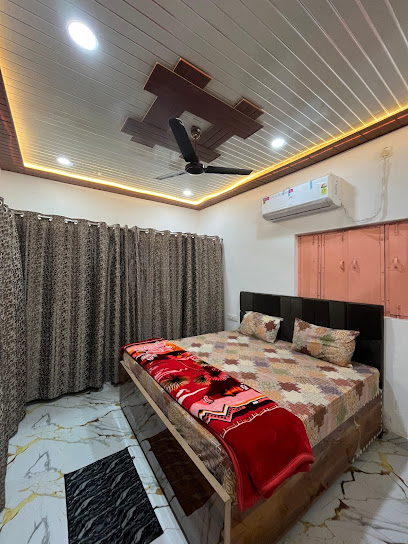 Shri Chhabili Girdhar Nivas - Early to Bed