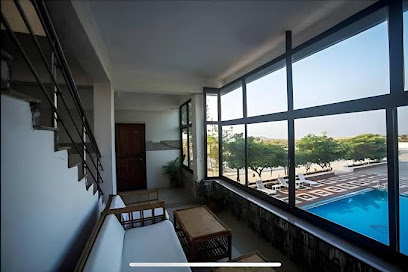 Etranger Resorts