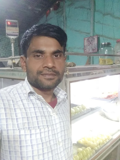 Shatrughan misthan bhandar budhnad chowk pupri