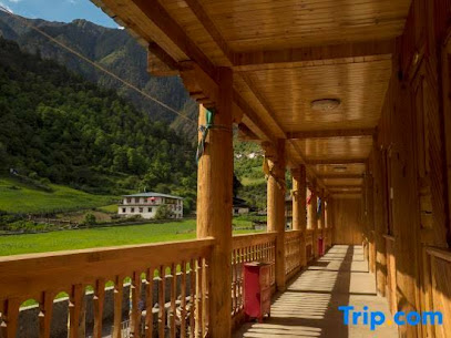 Yubeng Holiday Inn
