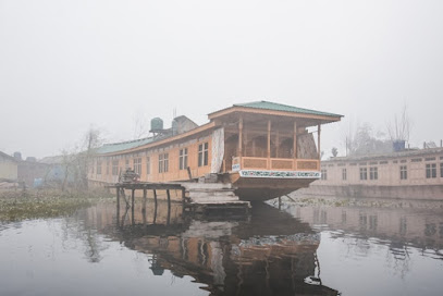 OYO 66637 Merlin Group Of Houseboats