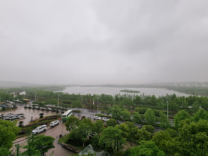 Four Seasons Yony Hotel