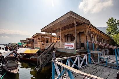 KharPalace Group of Houseboats