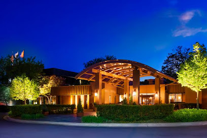 Sheraton Milwaukee Brookfield Hotel