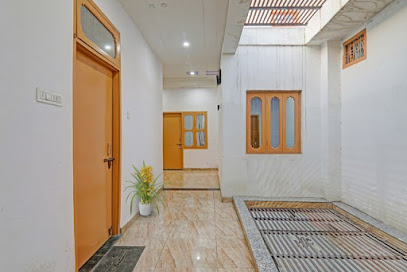 OYO Flagship 810806 Hotel Royal Inn