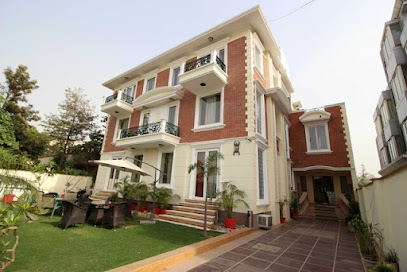 Collection O 8704 Hotel Sakshi