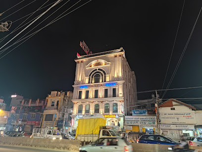 Townhouse OAK Hotel Royal Palace