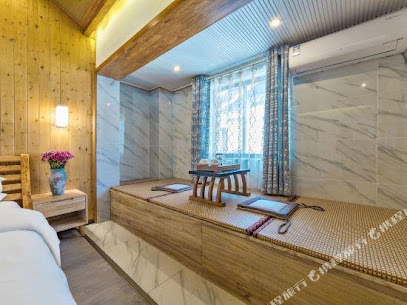 Tea-fragrant wooden hostel