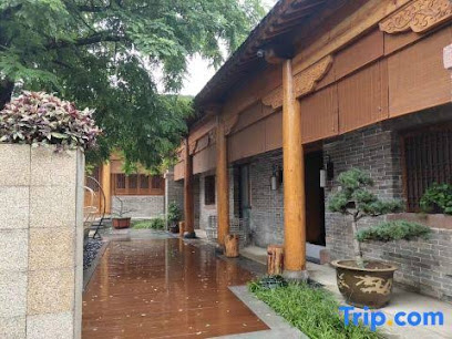 Gepu Light Luxury Holiday Hotel