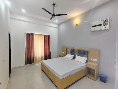 Hotel Paramount Inn Ayodhya