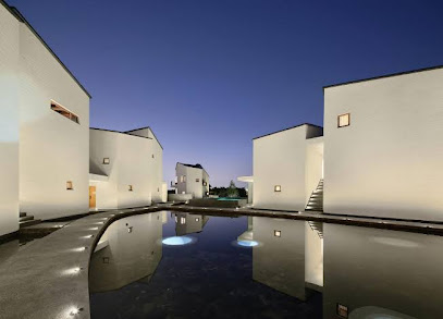 MUNWOOD WHITE VILLA