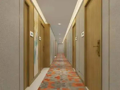 Quxian Huilong Hotel