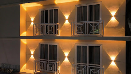 Seep House Luxury Boutique