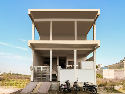 OYO 41136 C M Home Stay