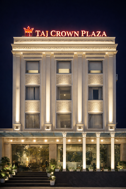 Hotel Taj Crown Plaza