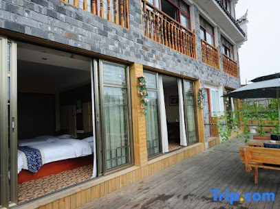 Riverbank Holiday Hotel