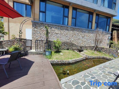 Yunhe sitting and watching yunqi homestay