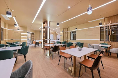 鄂州市政府亚朵酒店