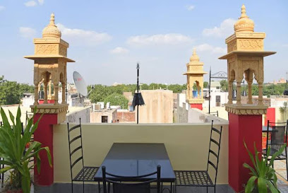 Hotel Raman Palace