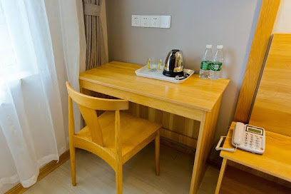 Jiaozhou Longxiu Business Hotel