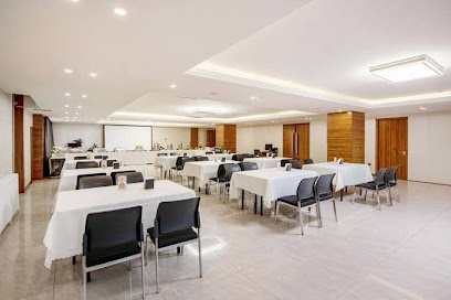 Chifeng Chuncheng Yueshu Hotel