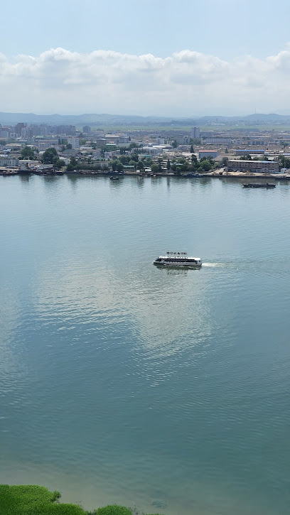 新安东阁君卓酒店