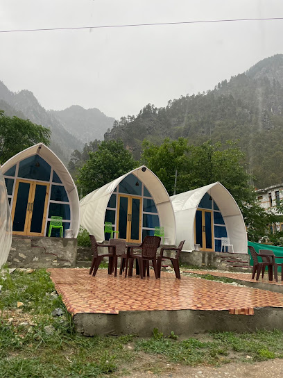 Vintage Vista Camps