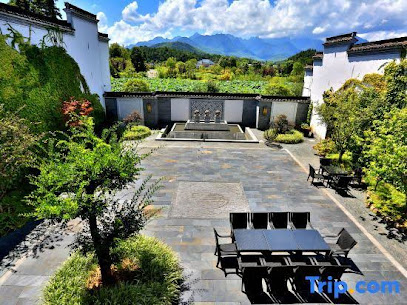 Tanjia Courtyard Boutique Hostel