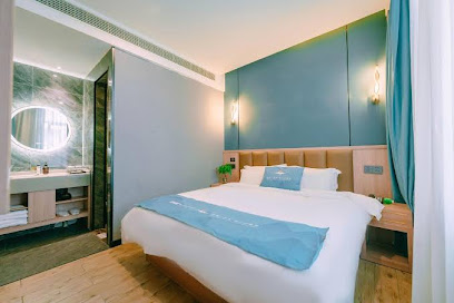 Phoebe Phoebe future hotel