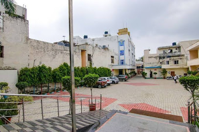 FabHotel Jalandhar Corporate Suites - Hotel in Near Jalandhar Railway Station