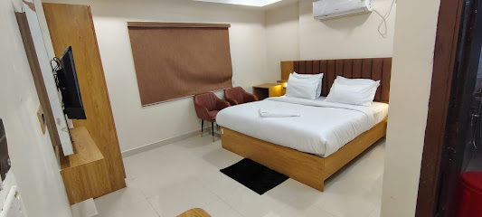 S8 Luxury Inn