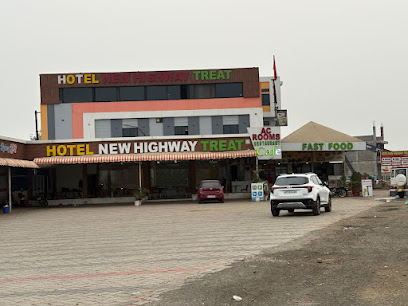 Hotel New Highway Treat