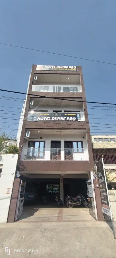Hotel Divine Pro