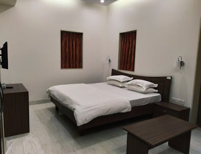 Hotel The royal comfort inn