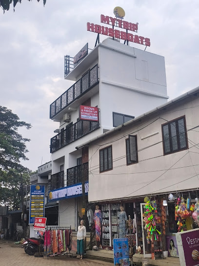 Nayami Lakeview hostel