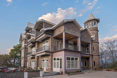 StayVista at Pinecrest Manor
