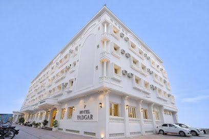 Yadgar Hotel - Near Railway Station