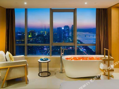 Shilily Mangata · Paradise Lake Hotel