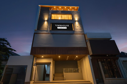 Super Townhouse by OYO DSIDC Bawana Formerly Kanhaiya Residency
