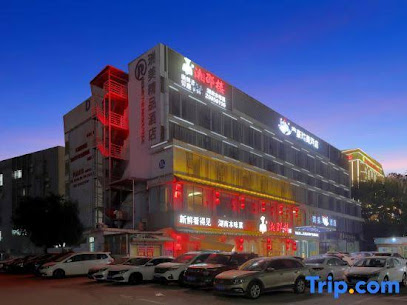 ROYAL HOTEL