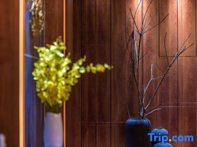 Lemon Bay chain hotel