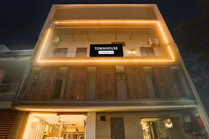 Townhouse Haibowal Chowk Near DMC