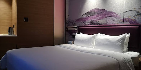 Hampton by Hilton