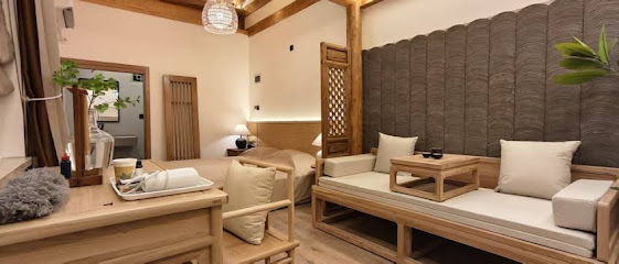 Beijing Hejiali Siheyuan Near Tiananm