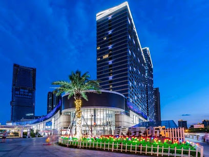 Thames City Seasons Hotel