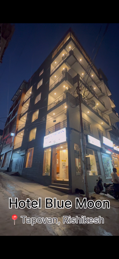 Hotel Blue Moon by TarVik