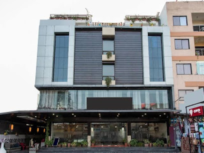 Super Townhouse 704 Hotel Divya Palace