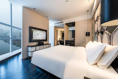 Orange Hotel Select