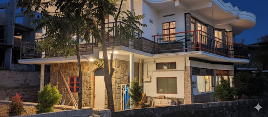 Le macro Palace from big kitchen, couple friendly resort in vagamon