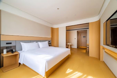 Ji Hotel Lingyuan Tianyi Square